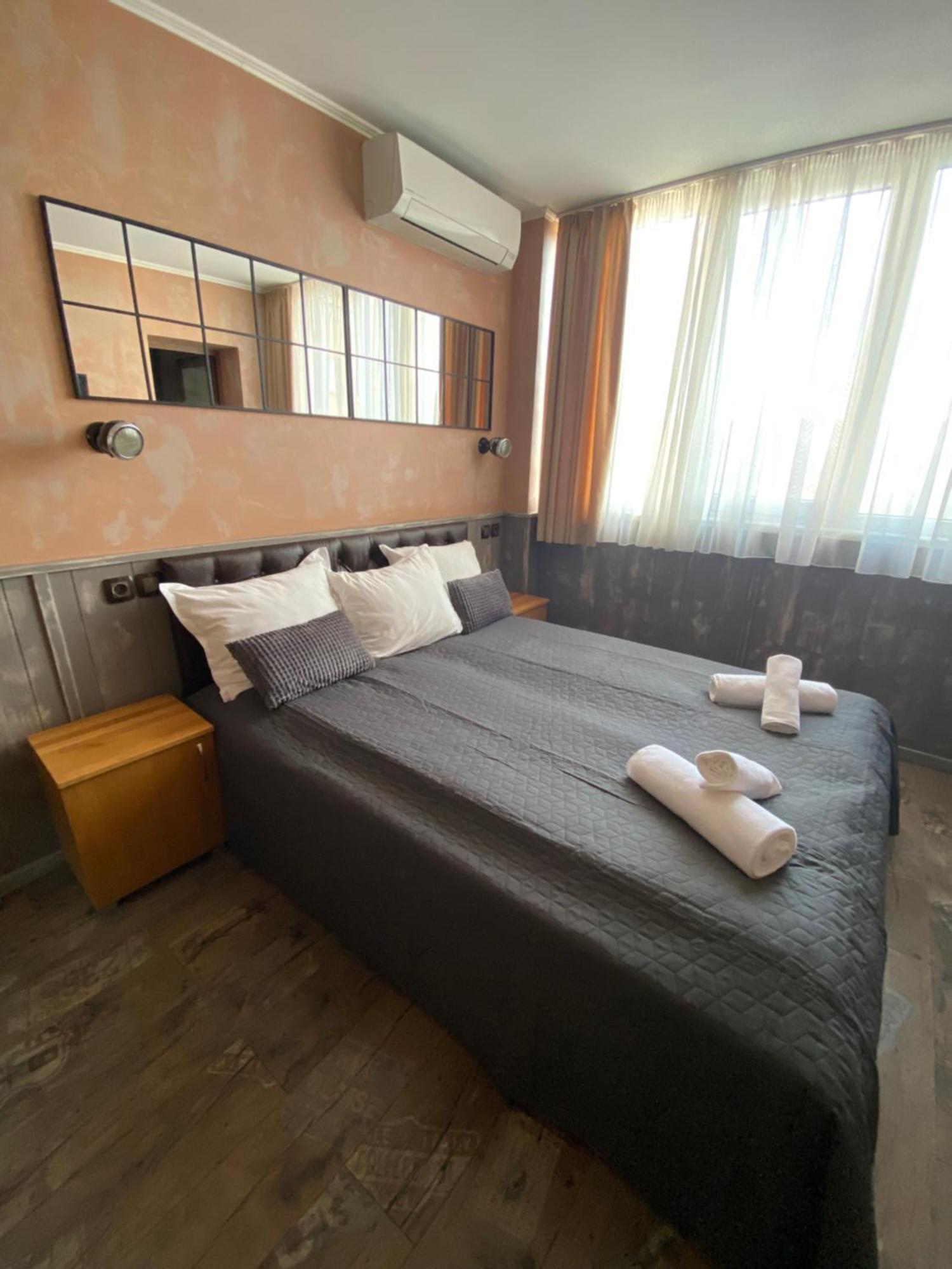 City Hotel Veliko Tŭrnovo Exterior photo